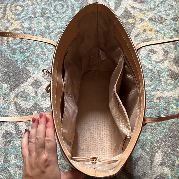 Navy and White Kate Spade Bag - Picture 3 of 8